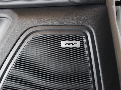 Certified 2025 Porsche Macan AWD/4WD image 21