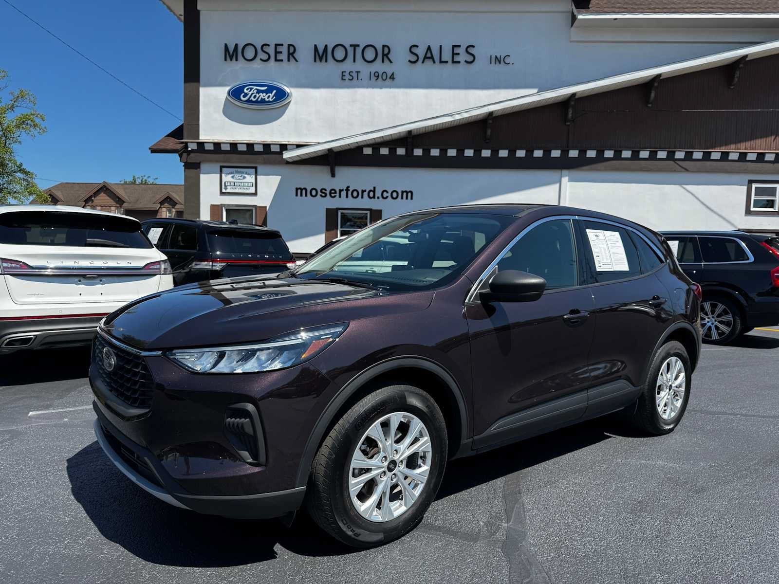 Used 2023 Ford Escape Active AWD/4WD image 1