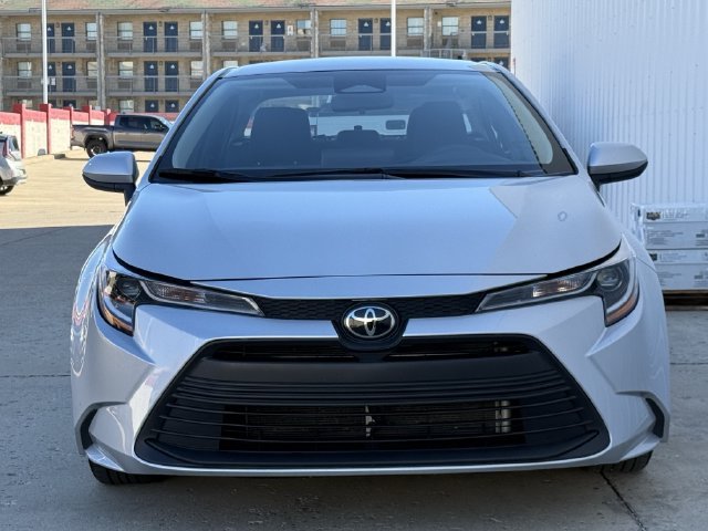 Used 2025 Toyota Corolla LE FWD image 8
