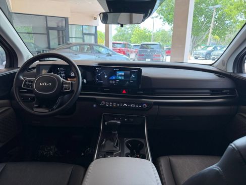 Used 2026 Kia Carnival FWD image 31