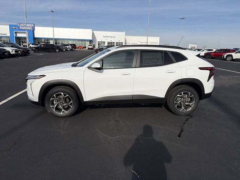 New 2026 Chevrolet Trax LT w/ Driver Confidence Package image 7