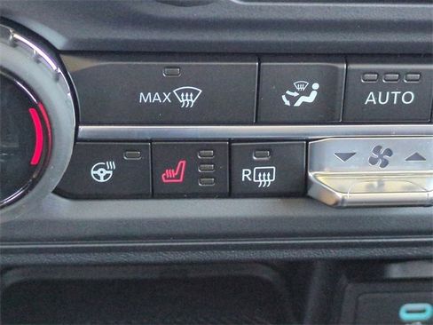 New 2025 Ford Bronco Badlands image 22