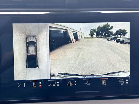 Used 2024 GMC Sierra 3500 Denali Ultimate AWD/4WD image 17