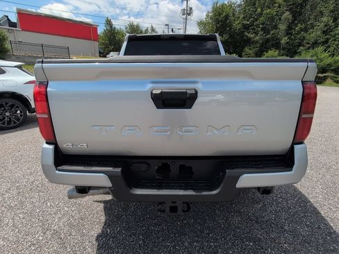 Certified 2026 Toyota Tacoma SR5 AWD/4WD image 6