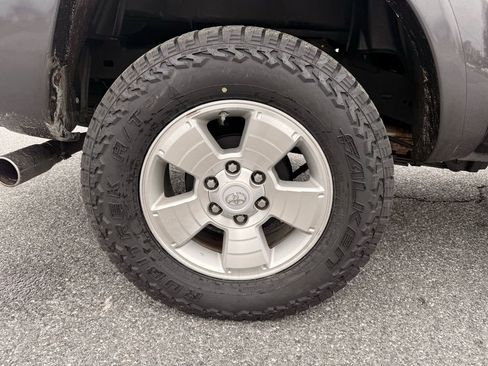 Used 2010 Toyota Tacoma PreRunner image 31