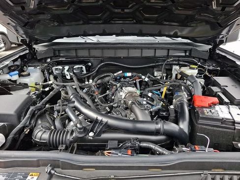 Used 2025 Ford Bronco Heritage Edition AWD/4WD image 34