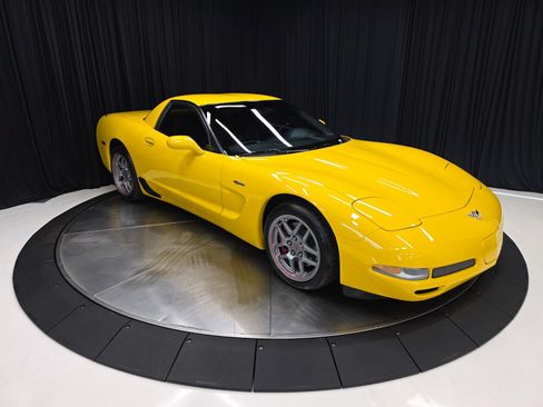 Used 2003 Chevrolet Corvette Z06 w/ Memory Package, 3 Drivers RWD image 15