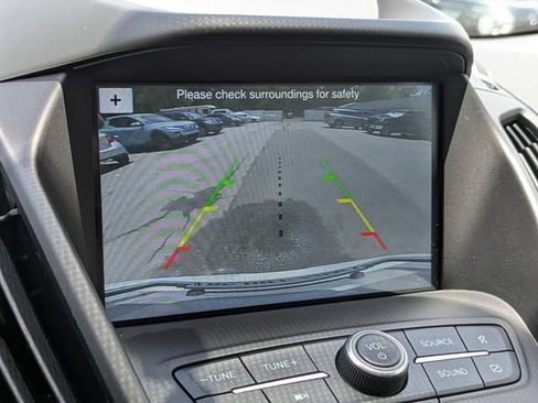 Used 2019 Ford Escape SE FWD image 21