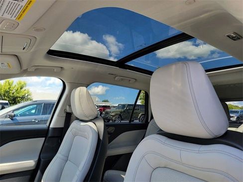 New 2025 Lincoln Aviator Reserve image 4