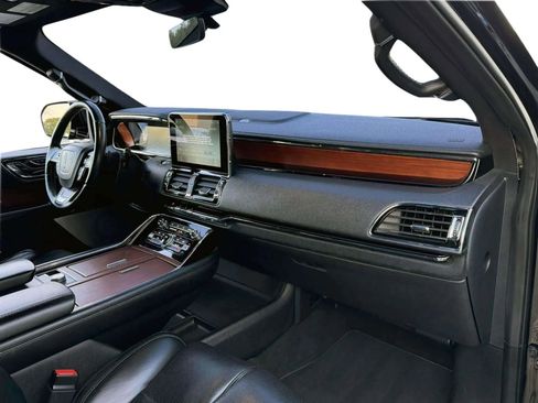 Used 2020 Lincoln Navigator L Reserve w/ Equipment Group 208A Reserve image 11