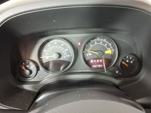 Used 2014 Jeep Patriot Latitude FWD image 18