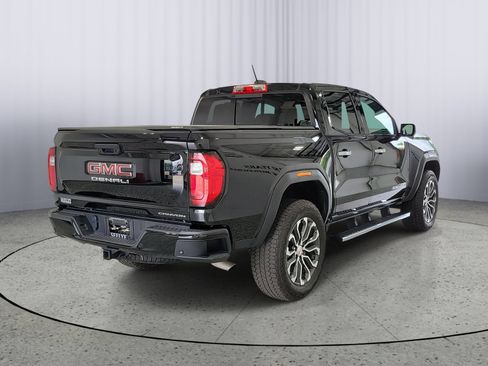 Used 2025 GMC Canyon Denali AWD/4WD image 2