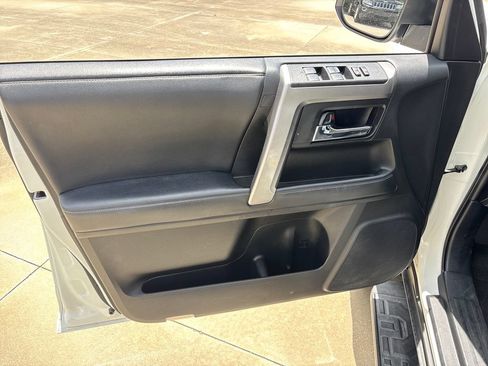 Used 2021 Toyota 4Runner SR5 AWD/4WD image 16