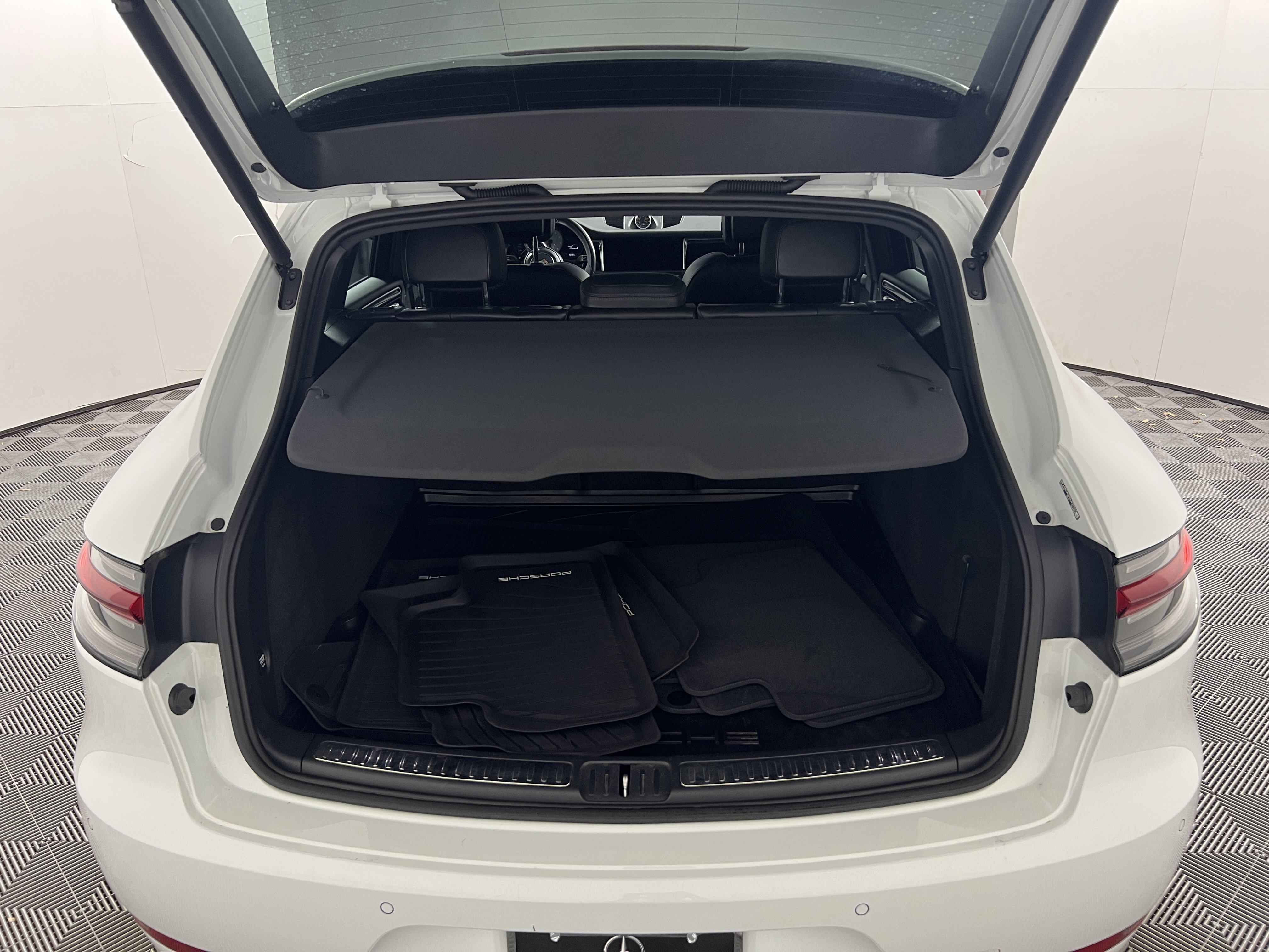 Used 2019 Porsche Macan S AWD/4WD image 21