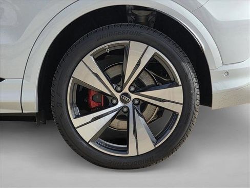 New 2025 Audi SQ5 Premium Plus image 9