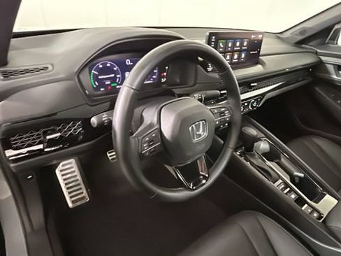 Used 2025 Honda Accord Sport image 13