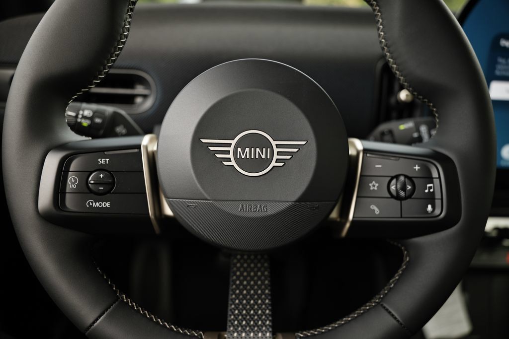 New 2026 MINI Cooper 2-Door Hardtop FWD image 28