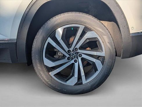 Used 2021 Volkswagen Atlas Cross Sport SEL Premium AWD/4WD image 15
