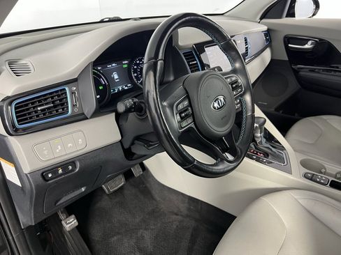 Used 2018 Kia Niro EX Premium image 24