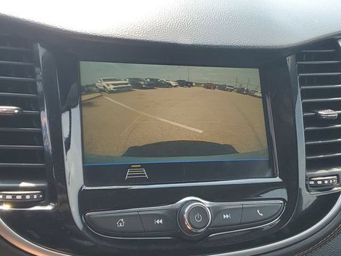 Used 2019 Chevrolet Trax LT w/ LT Convenience Package FWD image 27