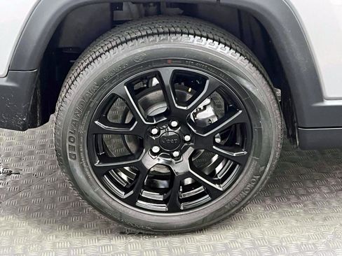 Used 2022 Jeep Compass Latitude AWD/4WD image 12