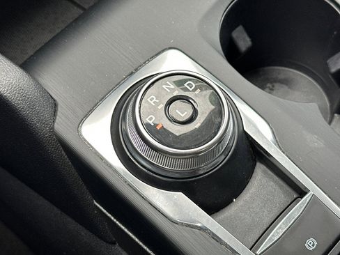 Used 2022 Ford Escape SE image 18