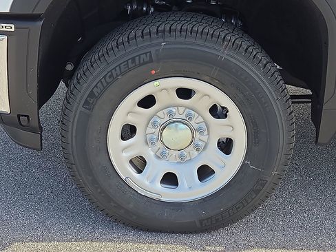 New 2026 GMC Sierra 2500 Pro AWD/4WD image 7