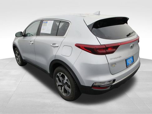 Used 2020 Kia Sportage LX AWD/4WD image 3