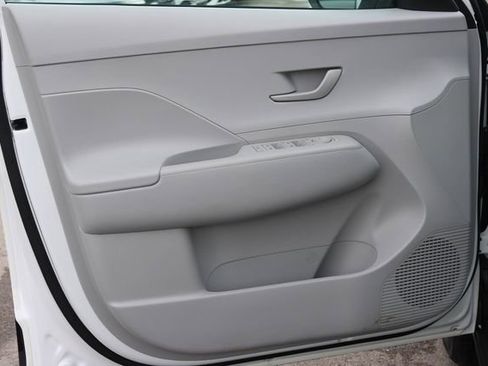 New 2026 Hyundai Kona SE FWD image 9