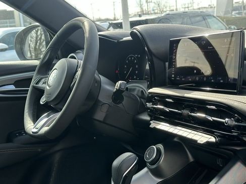 New 2025 Alfa Romeo Tonale w/ Premium Package image 19