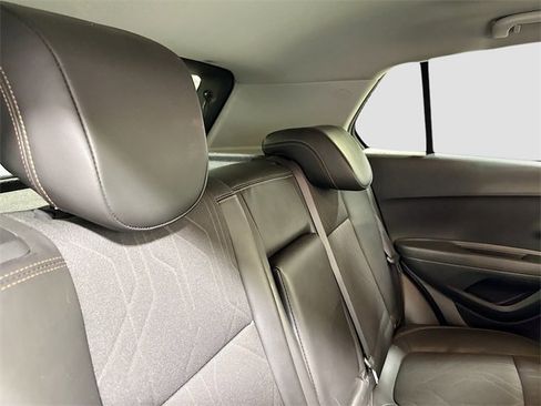 Used 2018 Chevrolet Trax LT w/ LT Convenience Package image 26