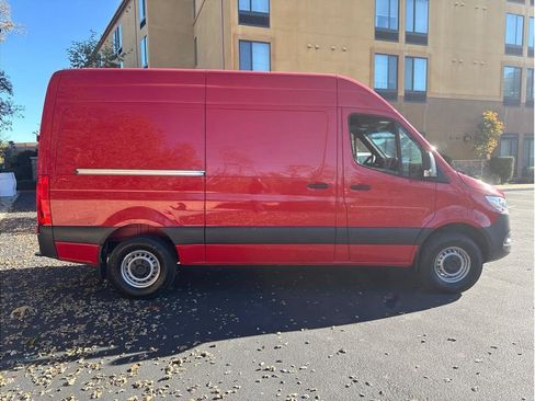 Used 2024 Mercedes-Benz Sprinter 2500 image 6