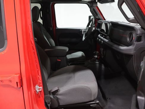 Used 2025 Jeep Wrangler Unlimited Rubicon AWD/4WD image 19