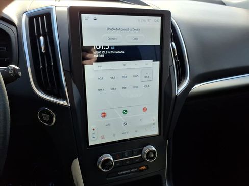 Used 2024 Ford Edge Titanium image 21