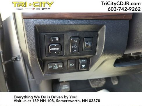 Used 2018 Toyota Tundra Limited image 32