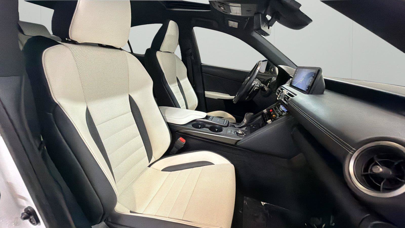 Used 2022 Lexus IS 350 F Sport RWD image 14