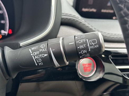 Used 2024 Acura MDX SH-AWD w/ Advance Package image 29