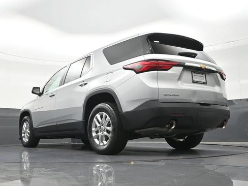 Used 2022 Chevrolet Traverse LS FWD image 32
