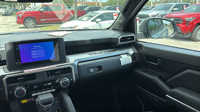 Used 2025 Toyota Tacoma SR5 AWD/4WD image 14