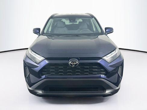 Used 2025 Toyota RAV4 XLE AWD/4WD image 2