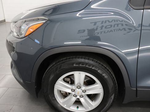 Used 2021 Chevrolet Trax LS w/ Tint and Cruise Package FWD image 30