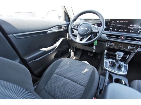 Used 2024 Kia Seltos LX image 10