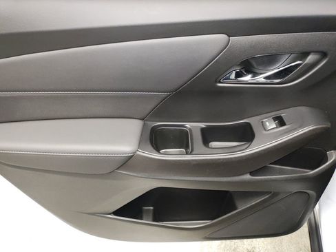 Used 2023 Chevrolet Traverse LT image 28