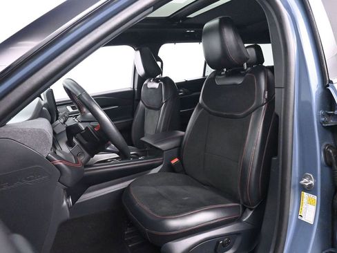 Used 2025 Ford Explorer ST AWD/4WD image 15