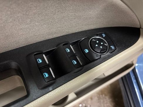 Used 2019 Ford Fusion SE image 11