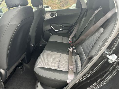 Used 2025 Kia Soul LX w/ LX Technology Package image 21