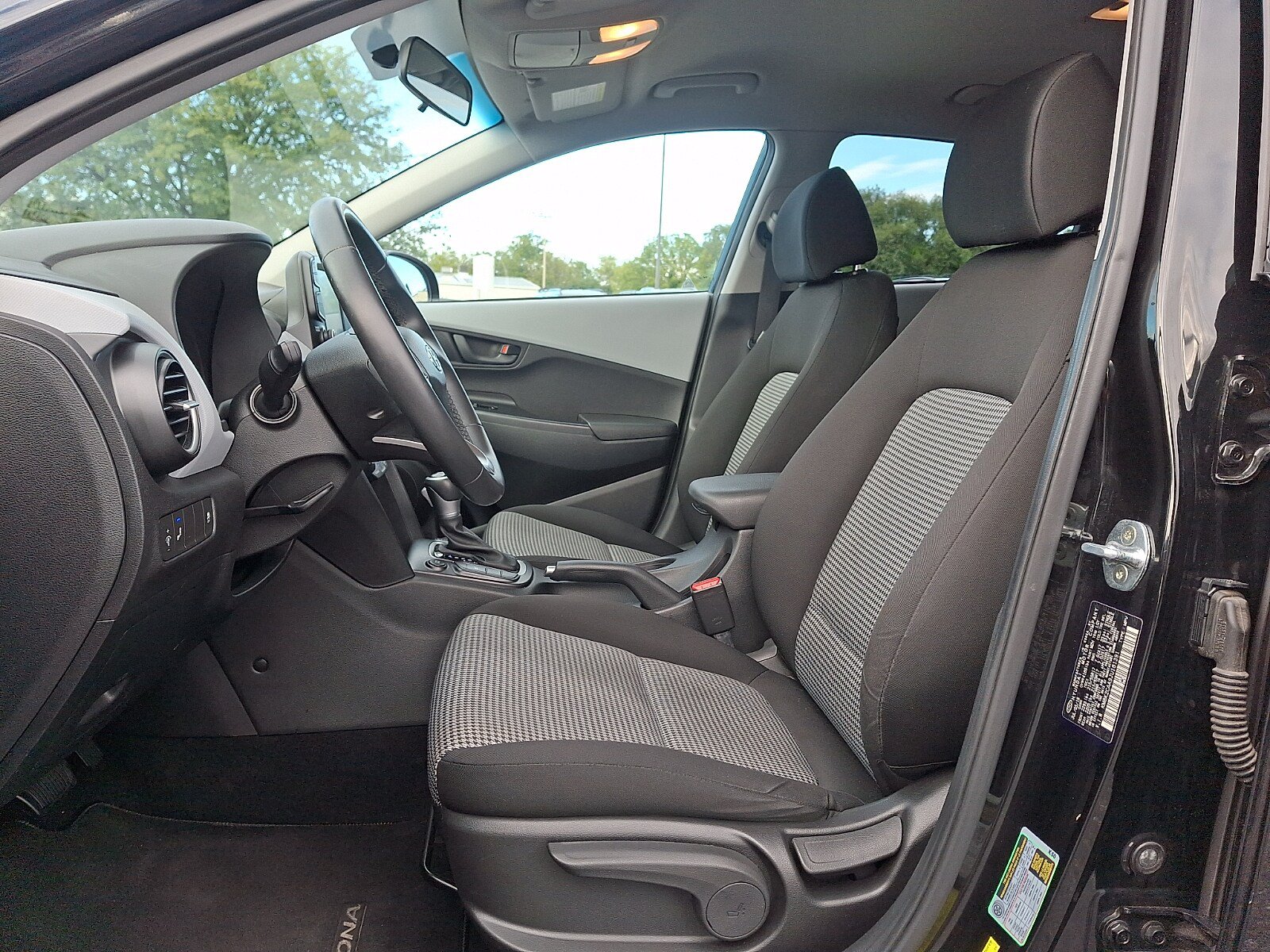 Used 2018 Hyundai Kona SEL AWD/4WD image 14