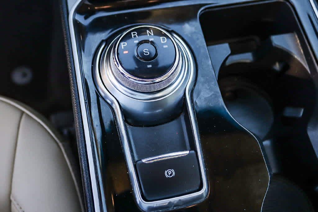 Used 2019 Ford Edge SEL w/ Equipment Group 201A FWD image 18