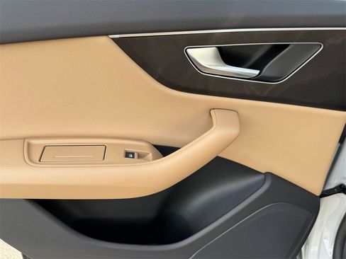 Used 2023 Audi Q8 Premium w/ Convenience Package image 18