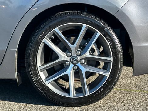 Used 2015 Lexus CT 200h w/ F Sport w/Nuluxe Interior image 30